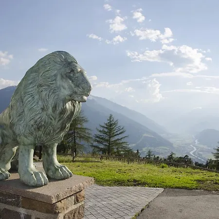 Villa Lion Hill Private Luxury Retreat