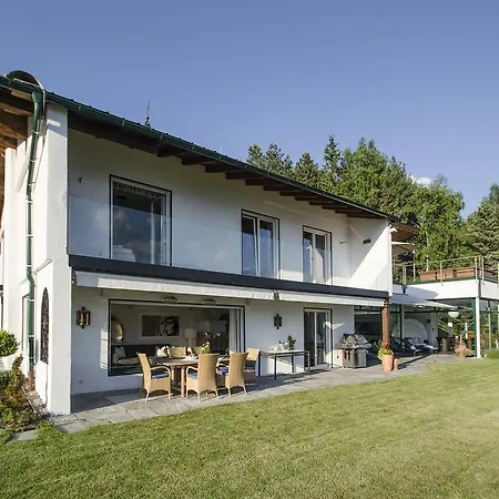 Villa Lion Hill Private Luxury Retreat