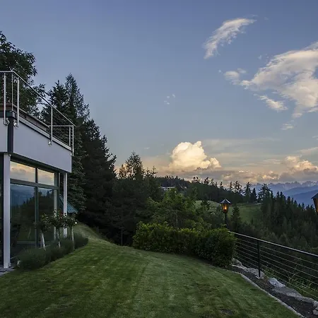 Villa Lion Hill Private Luxury Retreat